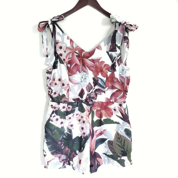ROMEO + JULIET Couture floral print sleeveless shorts romper Size Large NEW - Picture 1 of 7